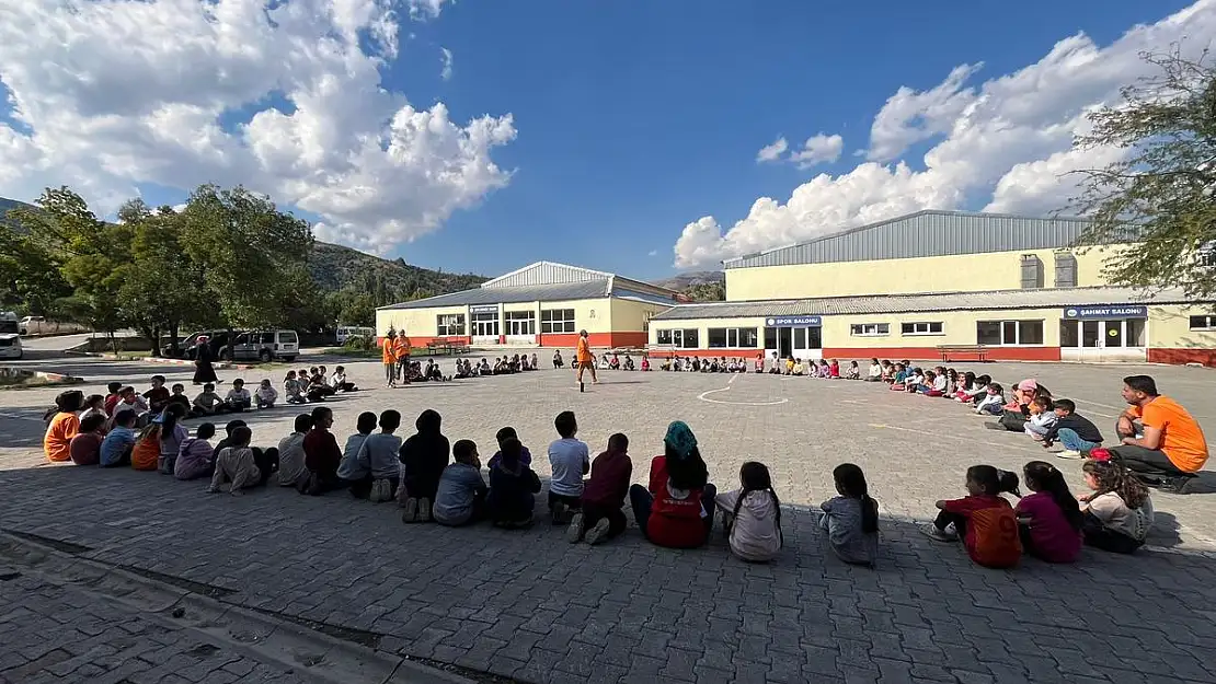 11.Okulunu Bitlis'e Kazandıran Dünya İnsani Dayanışma Derneğinden Köy Atölyeleri