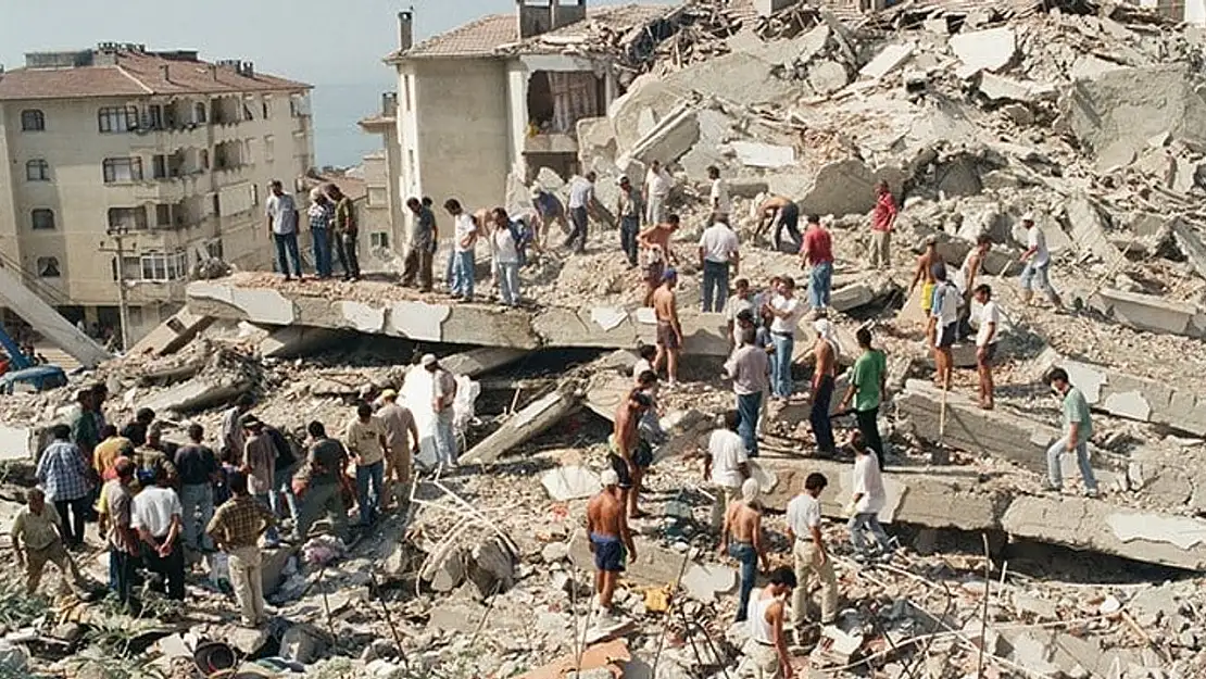 17 Ağustos Marmara Depremi'nin 26. Yılı: Türkiye'nin Unutamadığı Felaket