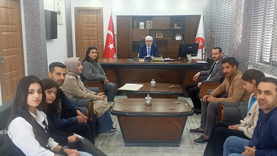 18 Mart Çanakkale Zaferi Konulu Resim Yarışmasında Başarılı Olan Öğrenciler Ödüllendirildi