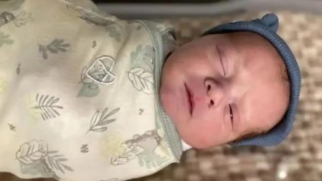 31 Yıl Önce Dondurulan Embriyodan Sağlıklı Bebek Dünyaya Geldi