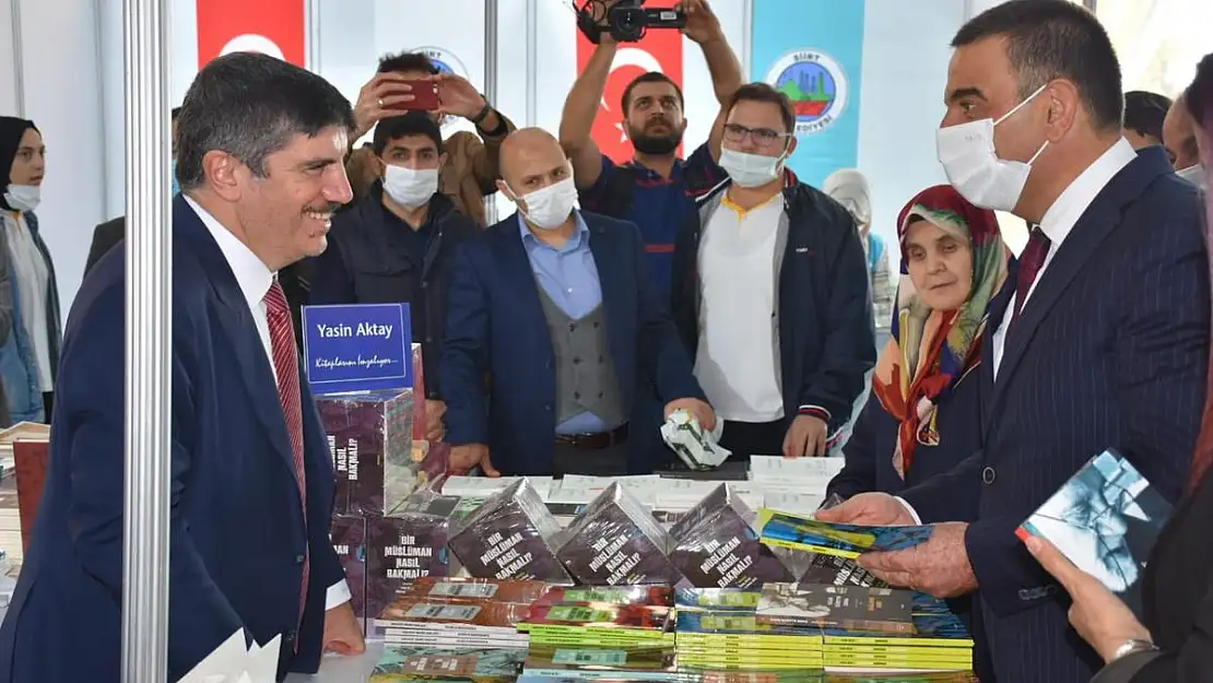 6. GELENEKSEL SİİRT KİTAP FUARINA BÜYÜK İLGİ