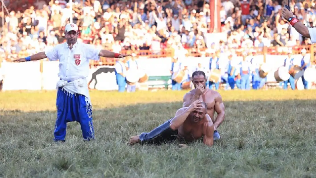 664. Tarihi Kırkpınar Yağlı Güreşleri'nde Çeyrek Finale Kalan 8 Güreşçi Belli Oldu, İki Favori Elendi