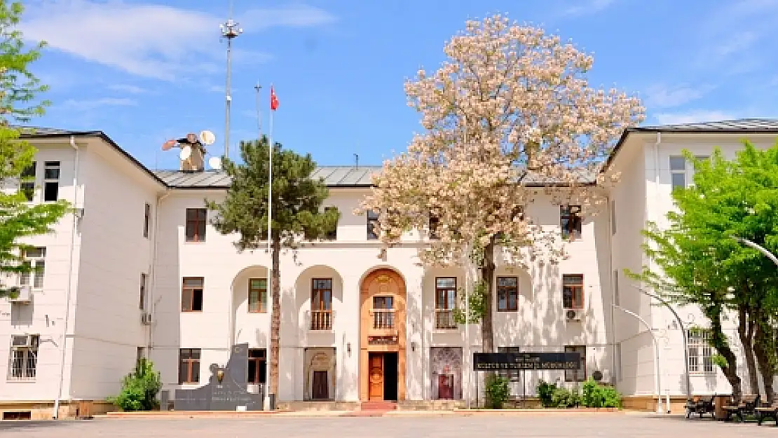 8 Kişilik Personel Alımı İçin Yüzlerce Başvuru!