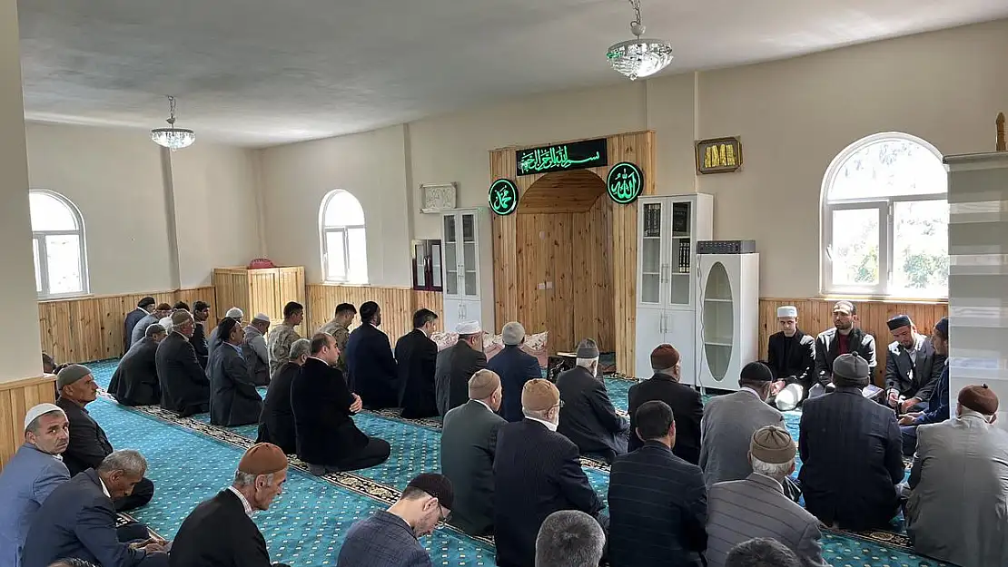 ADIGÜZEL KÖYÜ, CAMİYE KAVUŞTU
