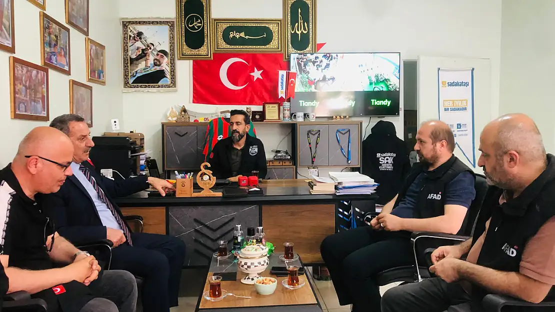 AFAD İl Müdürü Akkoyun'dan Siirt Sadakataşı Arama Kurtarma Ekibine Ziyaret