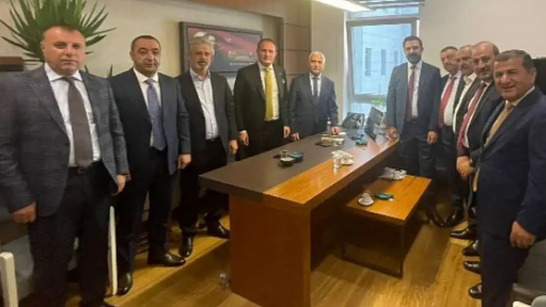 AK Parti Heyetinden Mervan Gül'e Hayırlı Olsun Ziyareti