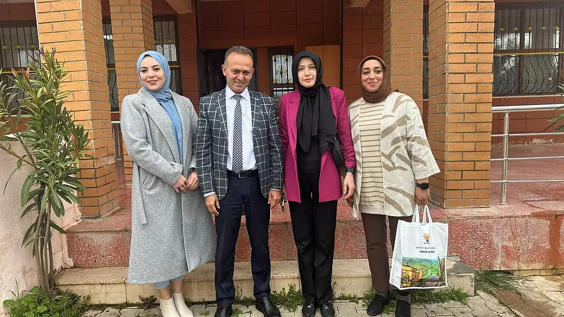 AK Parti Kadın Kollarından Yaşlılara Ziyaret