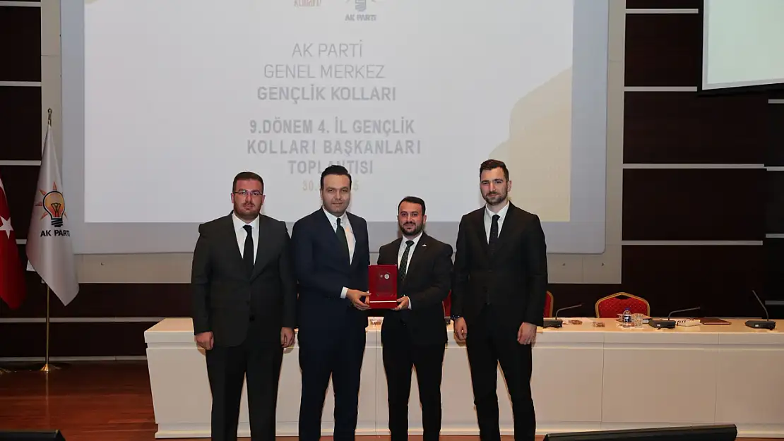 AK Parti Siirt Gençlik Kolları Türkiye Birincisi Oldu!