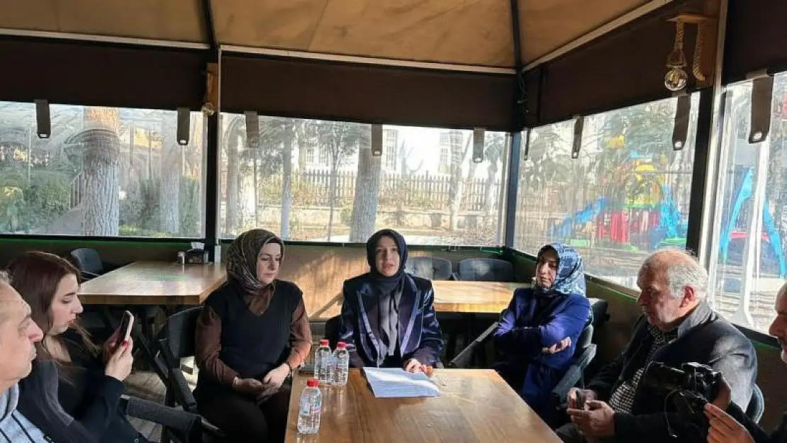 AK Parti Siirt Kadın Kolları Başkanı Av.Betül Tuğba Mavi, Basın Mensuplarıyla Bir Araya Geldi