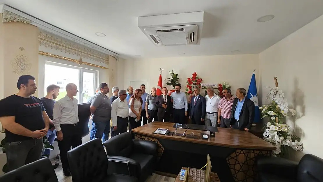 AK Parti Siirt Merkez İlçe Başkanlığında Devir Teslim Töreni
