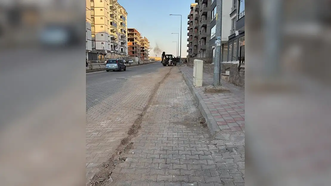 Alt Yapı Tamam, Üst Yapı Unutuldu! Siirt'te Mahalleli Toz Toprak İçinde Kaldı