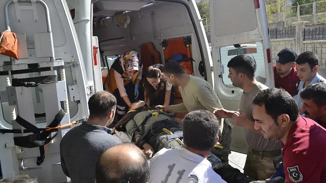 KAHPE TUZAK!  PKK, YOLA TUZAKLADIĞI  MAYINI İNFİLAK ETTİRDİ  7 MEHMETÇİK YARALANDI