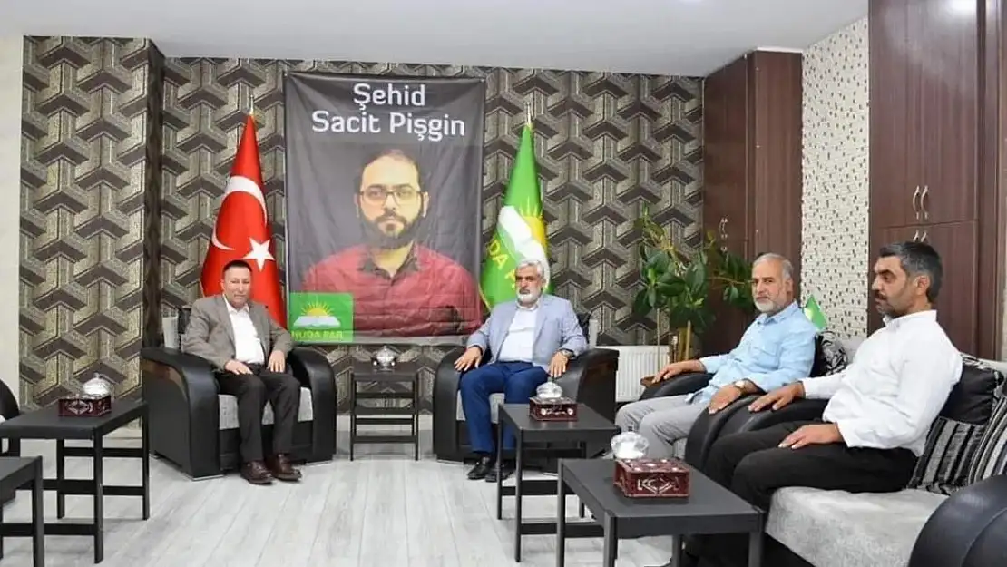 Bağlar Belediye Başkanı Beyoğlu'ndan  Hüda Par İl Başkanlığına Taziye Ziyareti