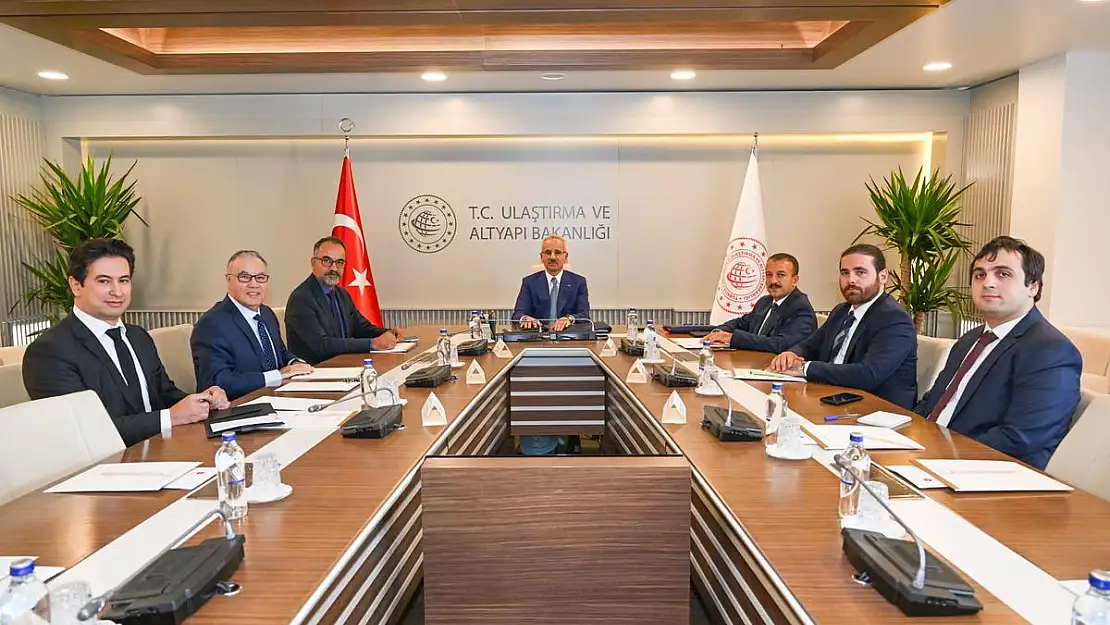 Bakan Uraloğlu, Cezayir'in Ankara Büyükelçisi Belan'ı Makamında Kabul Etti