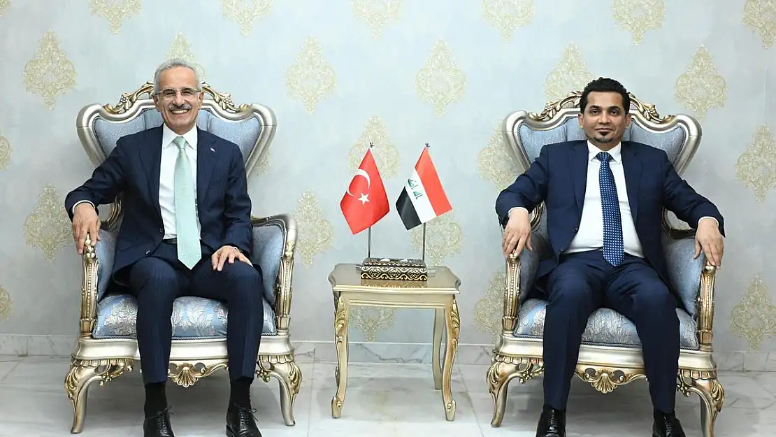 BAKAN URALOĞLU, IRAK ULAŞTIRMA BAKANI REZZAK MUHEYBES ES-SADAVİ İLE BAĞDAT'TA KALKINMA YOLU'NU GÖRÜŞTÜ