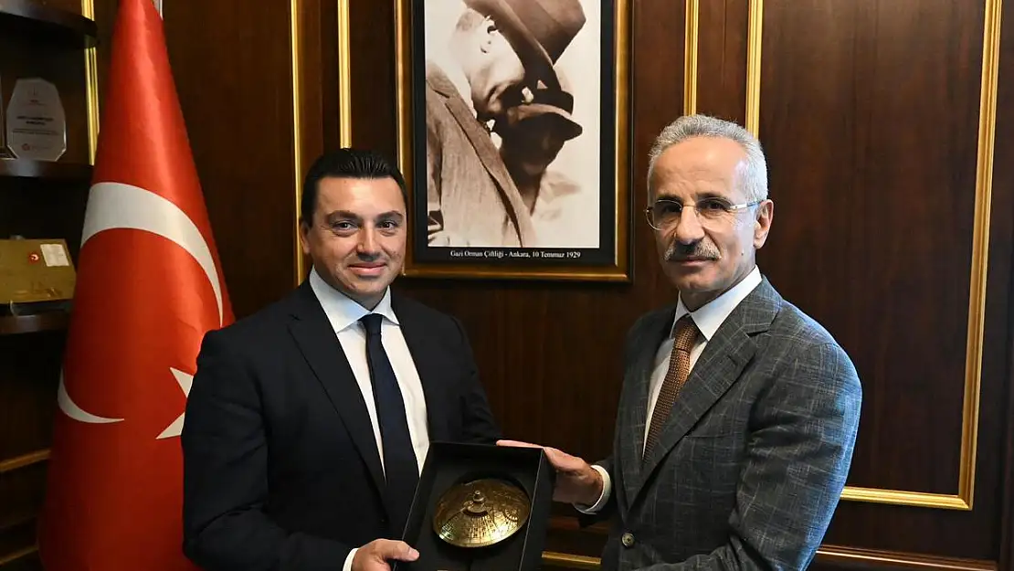 Bakan Uraloğlu, Malta Ulaştırma Bakanı Farrugıa'yı Kabul Etti