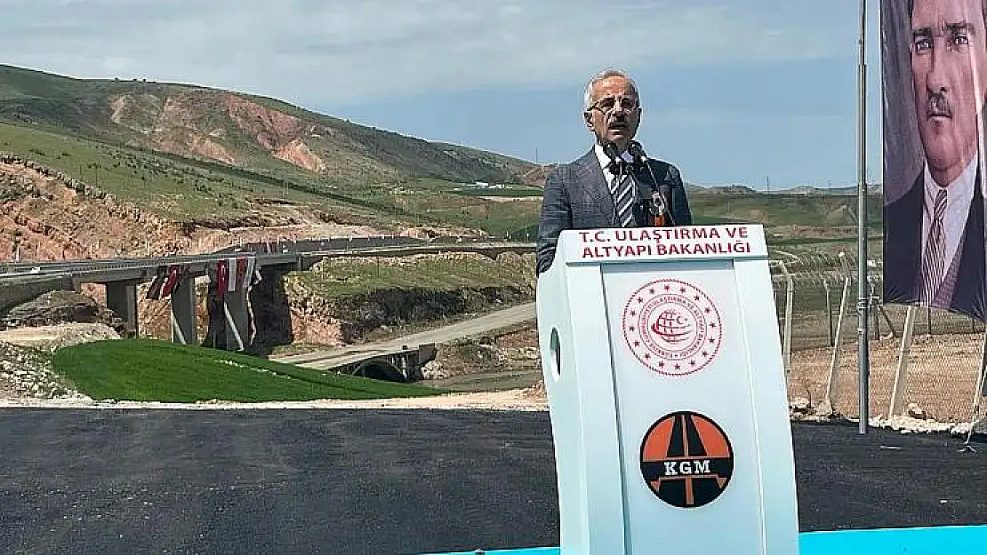 Bakan Uraloğlu, Siirt-Kurtalan Yolu ve Siirt Havaalanı Bağlantı Yolunun Açılışını Yaptı