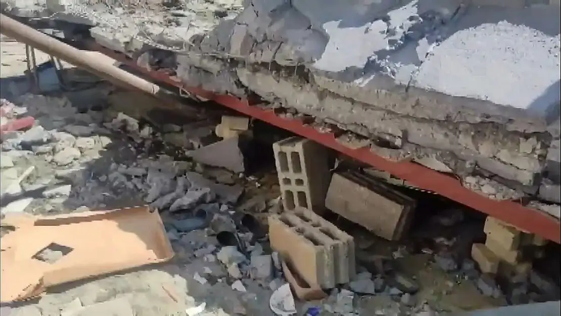 Balkon Çöktü: 3 Ölü, 7 Yaralı