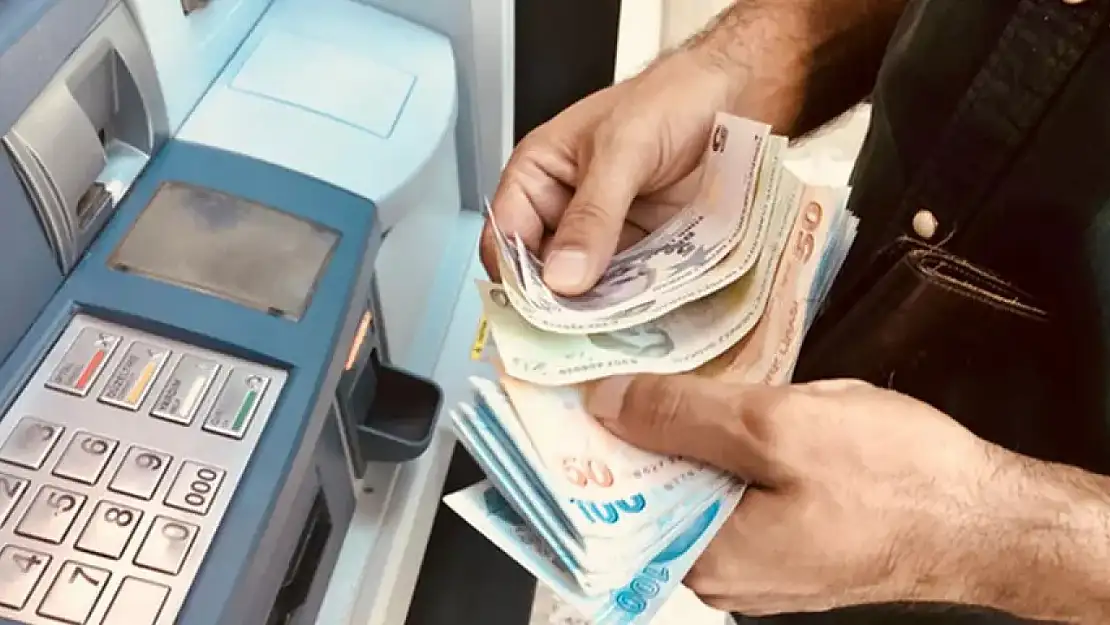 Bankacılıkta Yeni Dönem: ATM Para Yatırma Limitleri Düşüyor, Yüksek Tutarlar İçin Şube Zorunluluğu Geliyor
