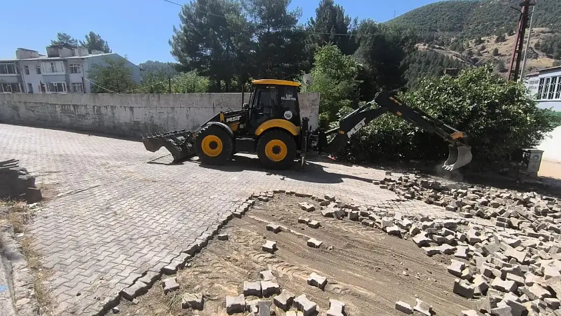Baykan Belediyesi Parke Yenileme Çalışmalarını Sürdürüyor