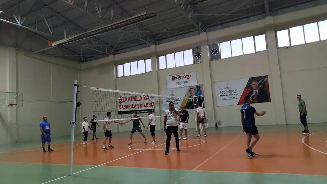 Baykan İlçemizde Voleybol Turnuvası Etkinlikleri Başladı