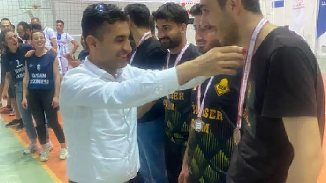 Baykan Kurumlar Arası Voleybol Turnuvasının Şampiyonu Halk Eğitim Takımı Oldu!