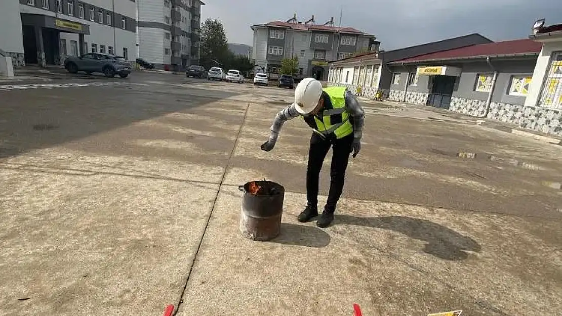 Baykan'da Yangın Eğitimi Tatbikatı Yapıldı
