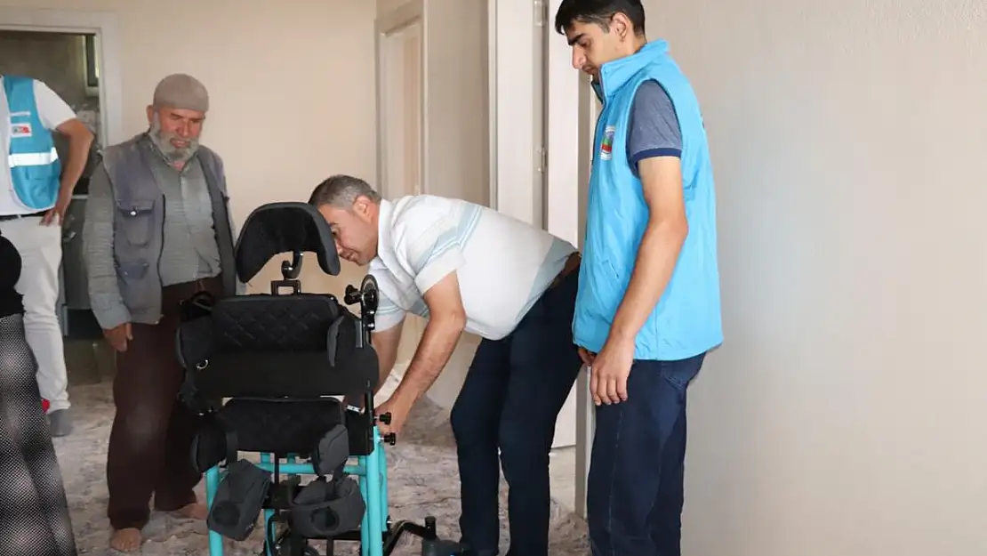 Belediyeden Engelli Vatandaşlara Tekerlekli Sandalye Desteği
