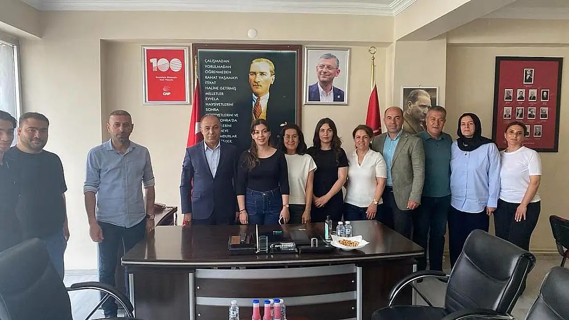 CHP PM Üyesi Canan Taşer'den Siirt CHP İl Başkanlığına Ziyaret