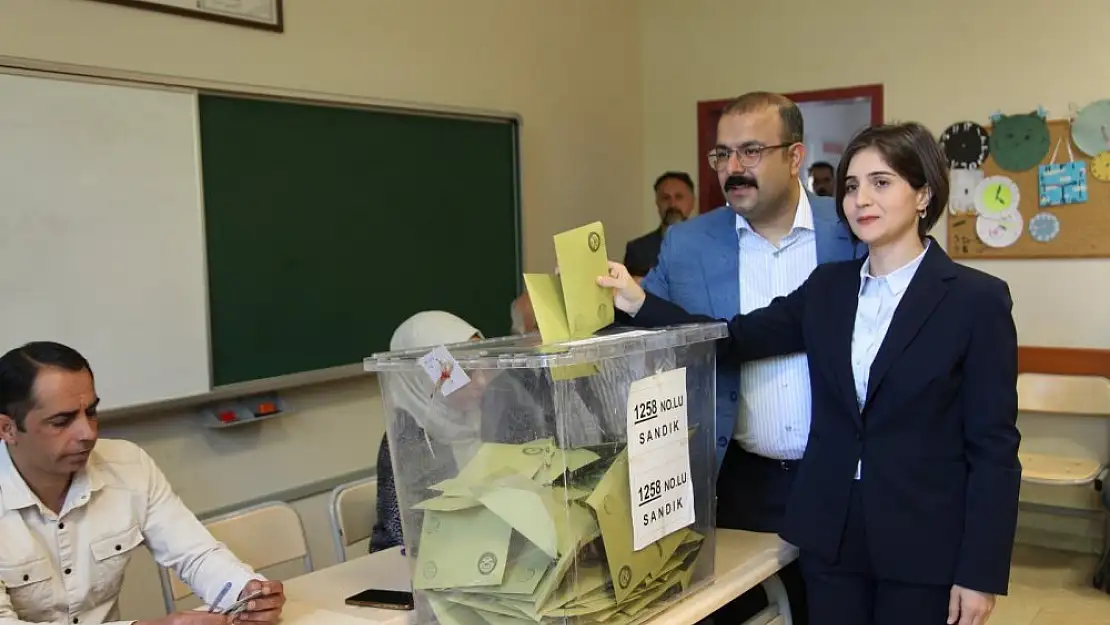 CHP Siirt Milletvekili Adayı Av.Umut Dayanan Oyunu Kullandı