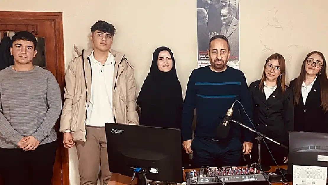 Çocuk Hakları İl Komitesi Siirt FM Canlı Yayınına Katıldı