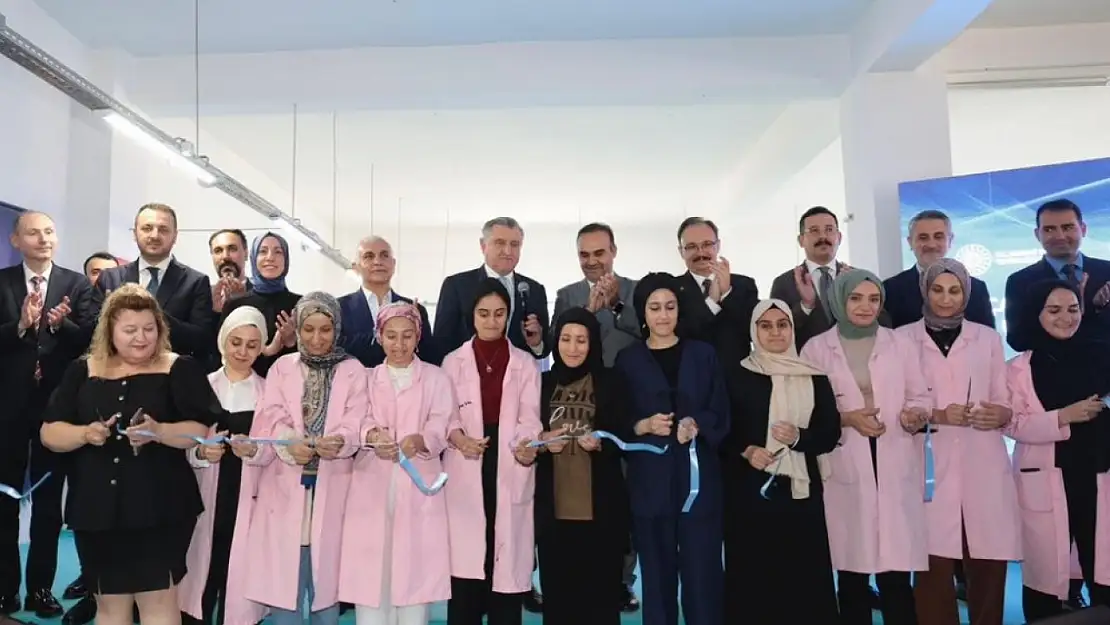 ÇÜGEP'in Yeni Dönemi Siirt'te Başladı: Bakanlar Gençlerle Buluştu