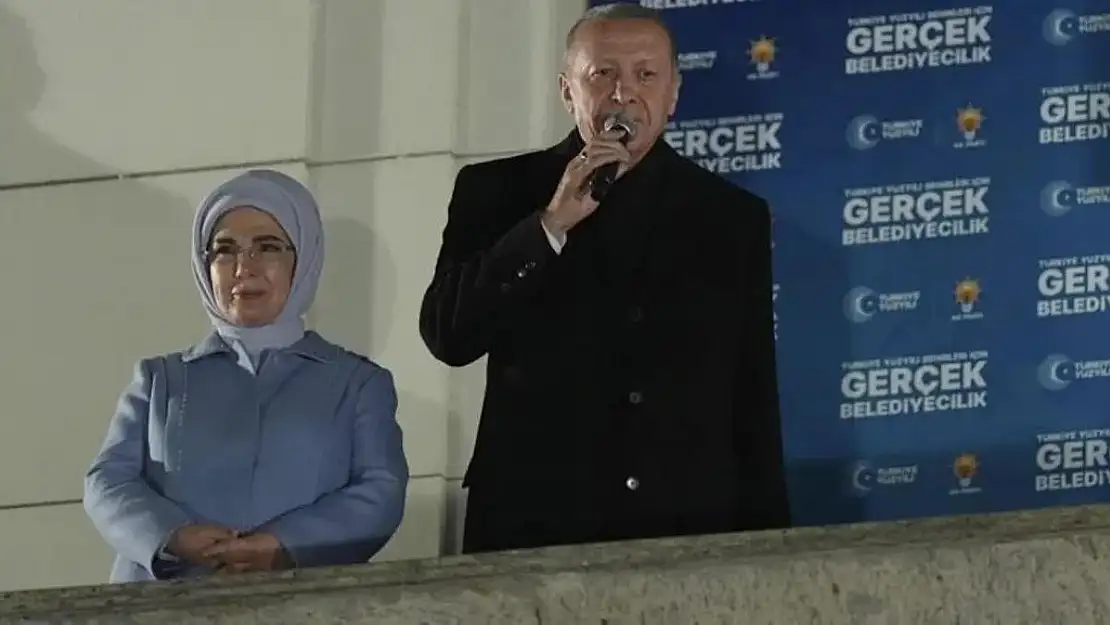 Cumhurbaşkanı Erdoğan, Seçim Sonrası Balkondan Seslendi: Türk Milleti Mesajını Vermiştir