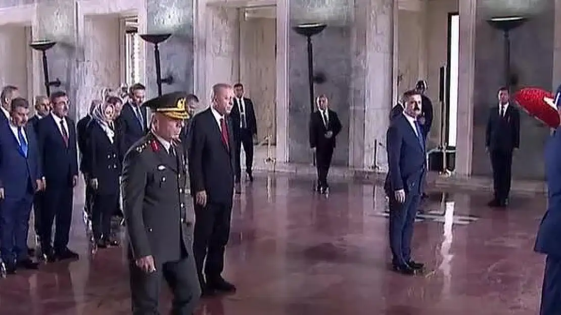 Cumhurbaşkanı Erdoğan ve Yeni Kabine Üyelerinden Anıtkabir'e Ziyaret