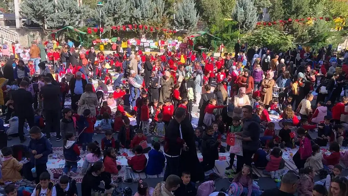 'Cumhuriyet' Temalı Resim Şenliği
