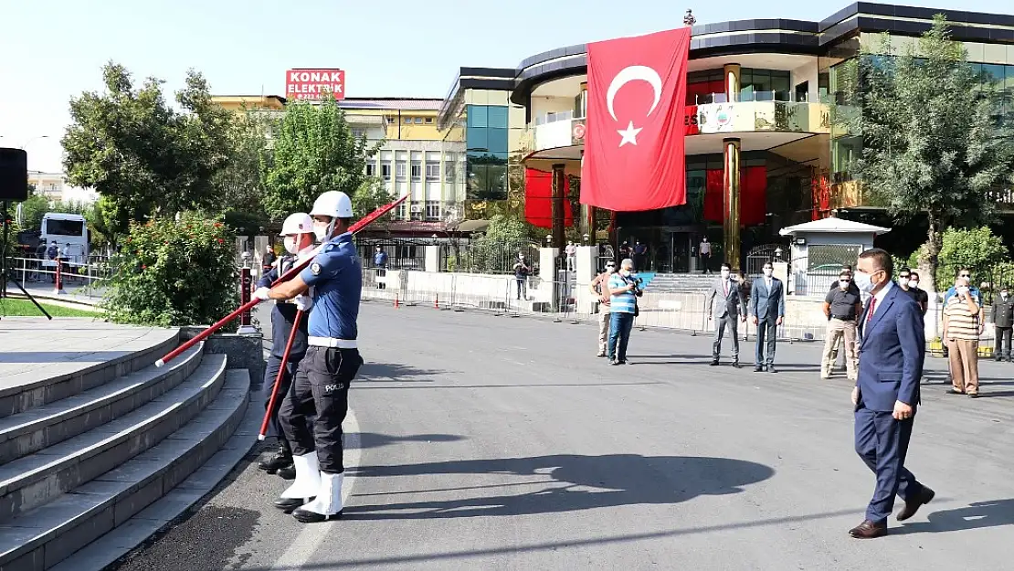 CUMHURİYETİMİZİN BANİSİ MAREŞAL/GAZİ MUSTAFA KEMAL ATATÜRK'ÜN SİİRT'E TEŞRİFLERİNİN 104'ÜNCÜ YILDÖNÜMÜ TÖRENLERLE KUTLANDI