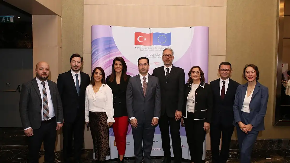 Cumhuriyetin 100. Yılında 100 Genç İçin Veriyle Gelecek  