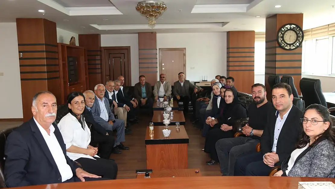 DEM Parti İl Genel Meclis Üyelerinden Belediye Eş Başkanlarına Ziyaret