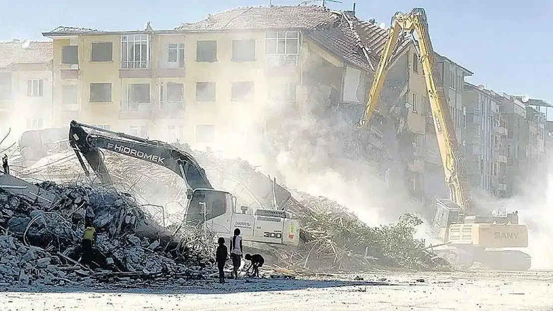 Deprem Bölgesinde Dönüşüm Bilmecesi