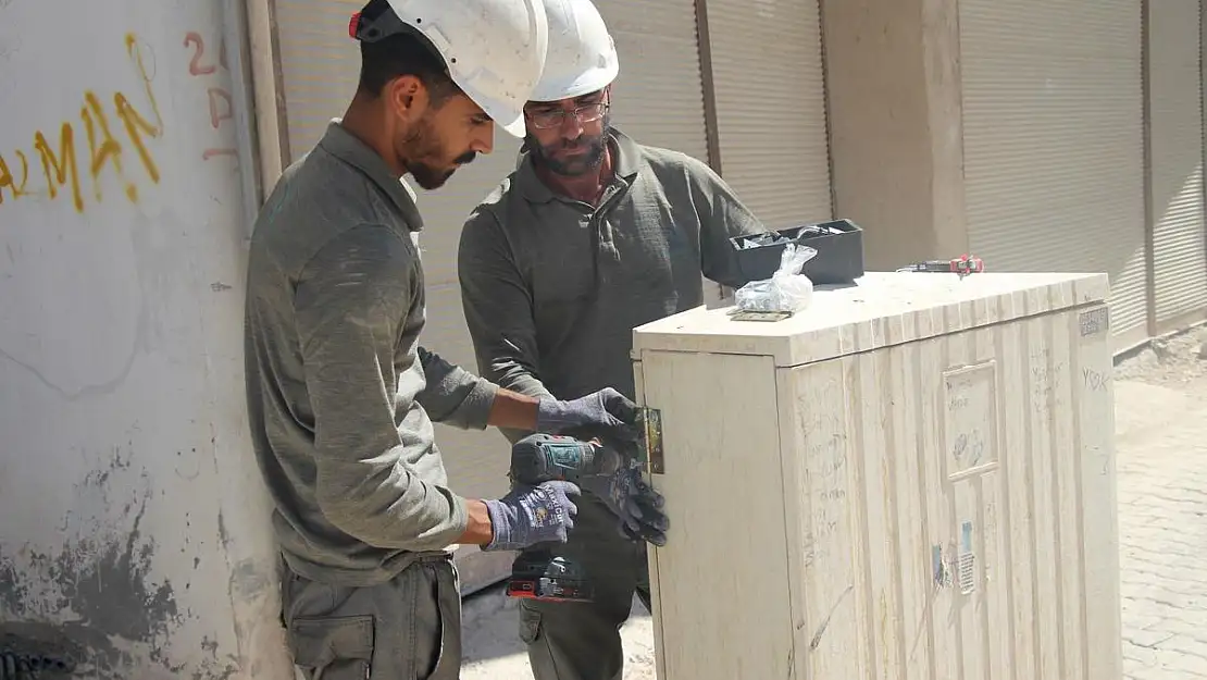 Dicle Elektrik Şanlıurfa'da 6 Ayda Kırılan 3 Bin Panoyu Onardı