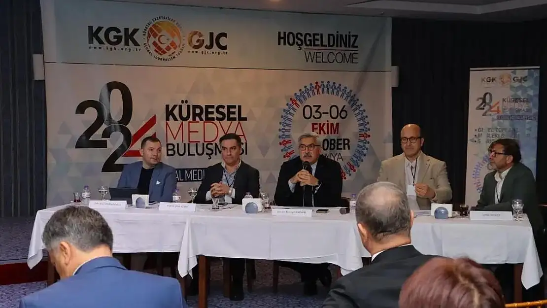 Dijital Medya Paneli'ne Yapay Zeka Gazeteciliği Damga Vurdu