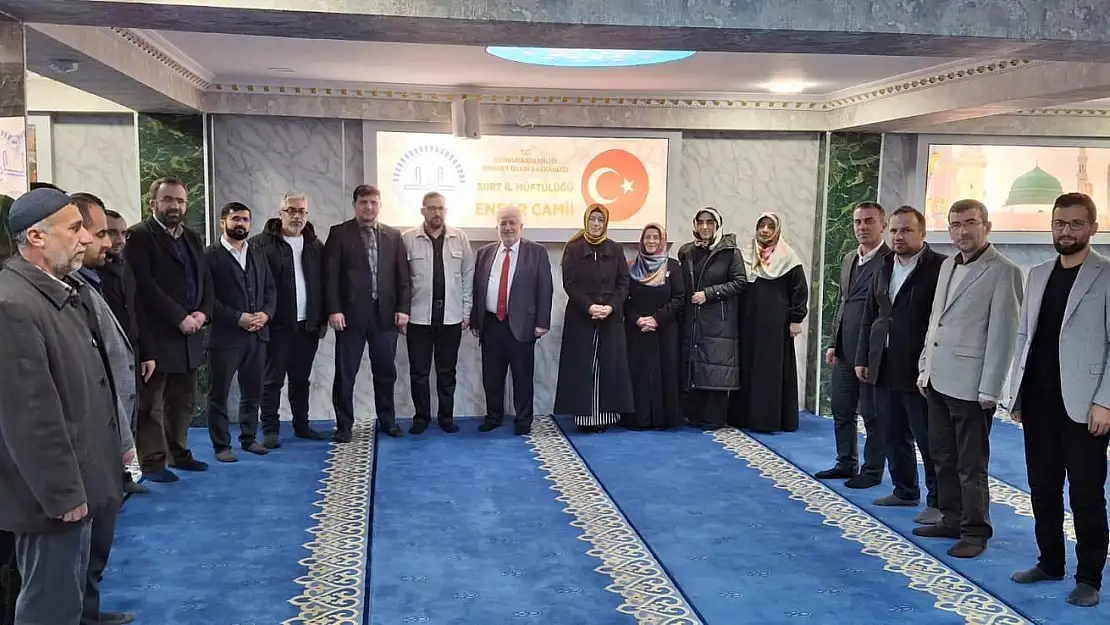 Diyanet İşleri Başkanlığı Organizasyonu ile Siirt'ten 35 Kişilik Grup Ramazan Umresi İçin Uğurlandı