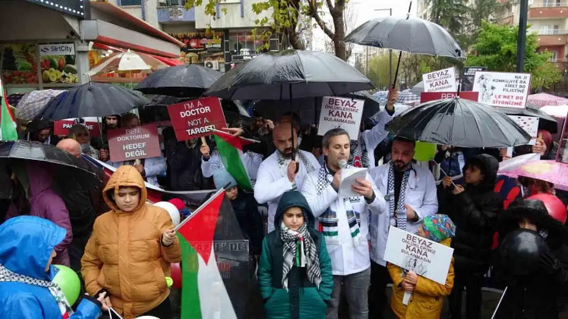 (Dünya Şehit Çocuklar Günü) Dolayısıyla Siirt'te Hekimlerin Sessiz Yürüyüşü