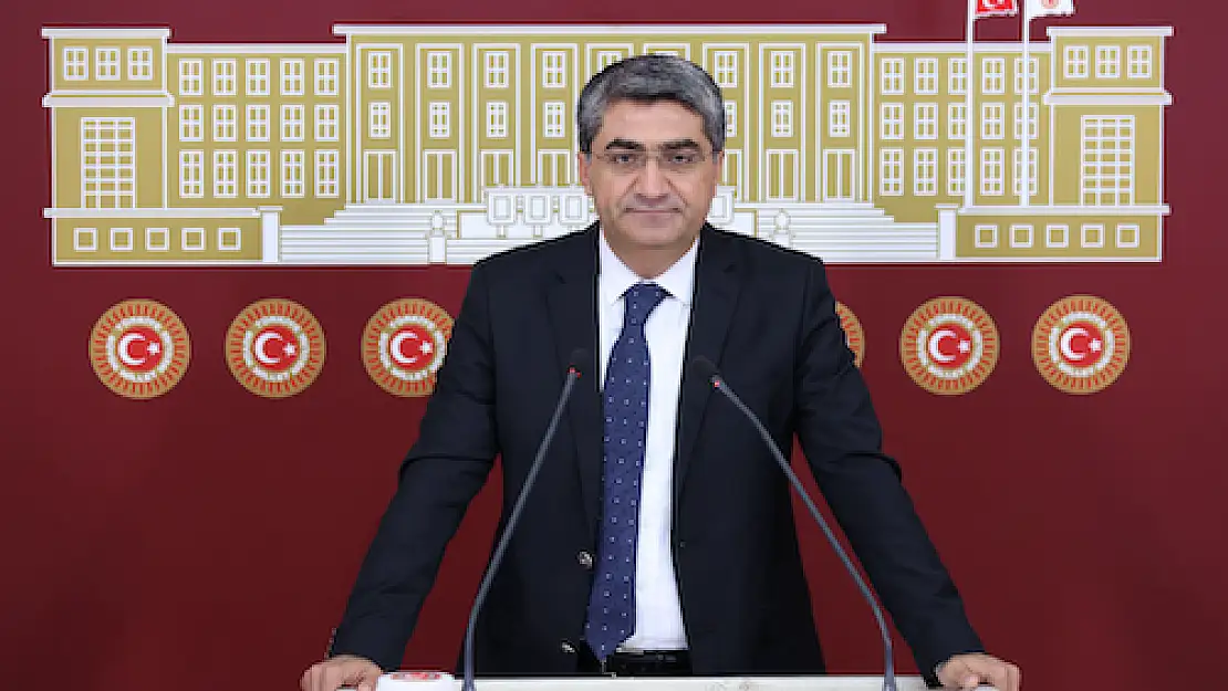 Ekmen İle AK Parti Milletvekilleri Arasında Tartışma