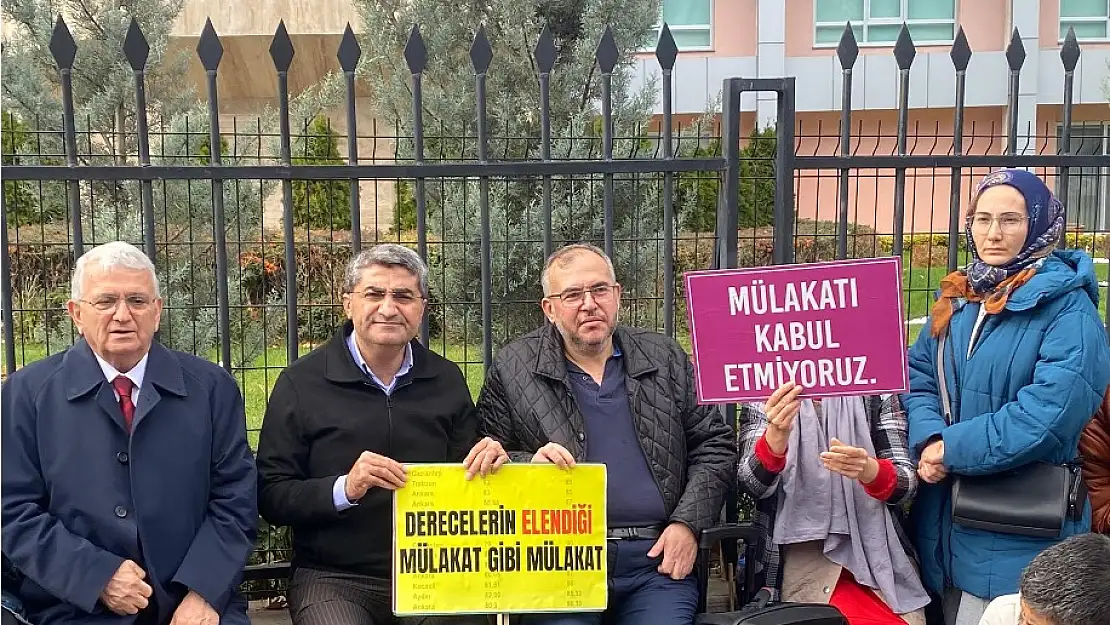 Ekmen'den Yeni Yıl Mesajı: 2025 Yılı İçin Umut ve Mücadele Çağrısı