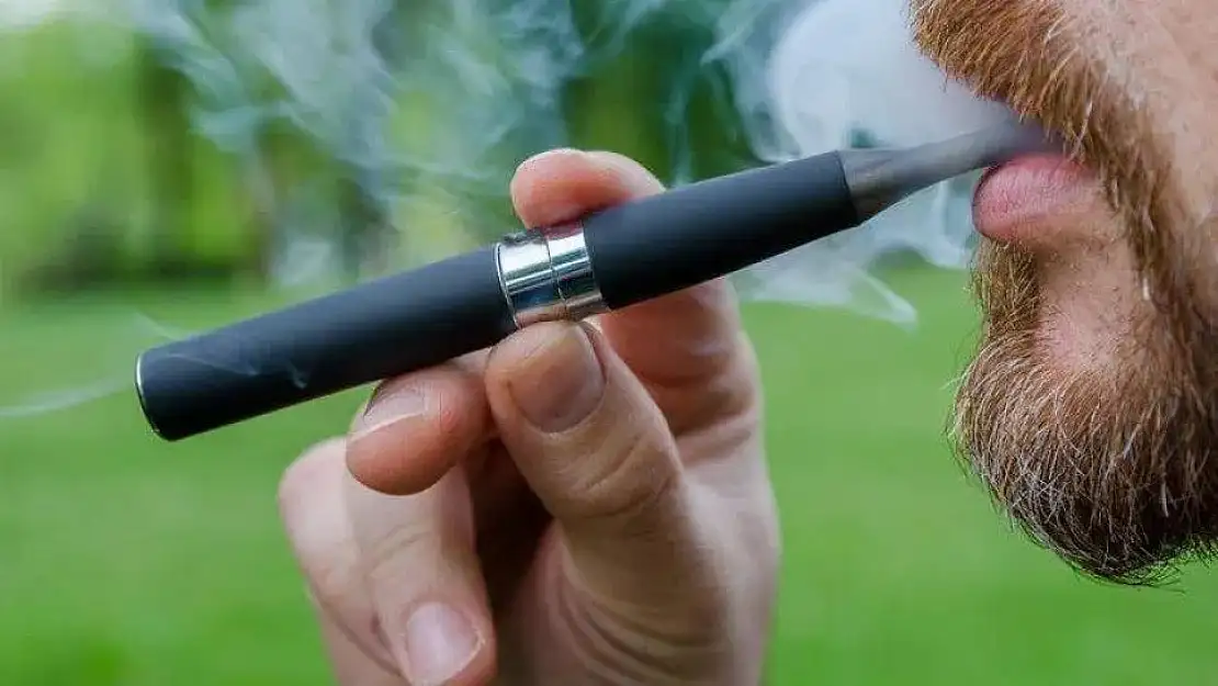 Elektronik Sigara Gençleri Tehdit Ediyor, Kanser Riskini Arttırabiliyor!
