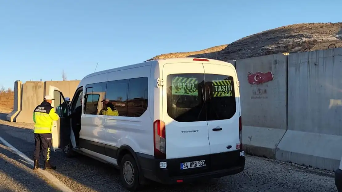Eruh İlçemizde Taşımalı Eğitim Servis Araçlarına Denetleme