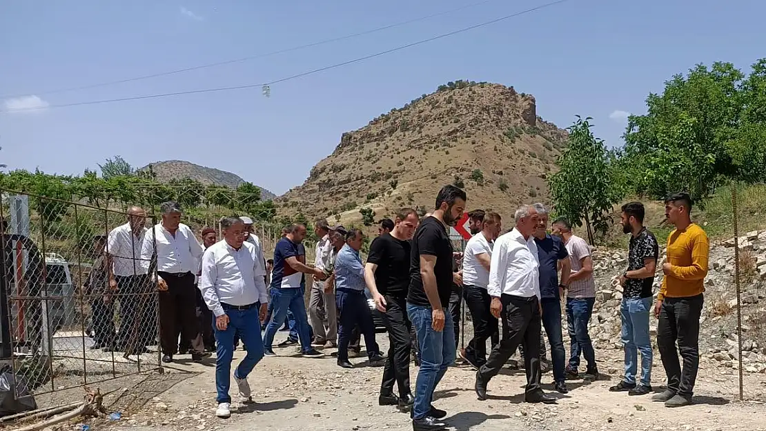 EYÜP GÜNEŞ'İ ARAMA ÇALIŞMALARI DEVAM EDERKEN, AK PARTİ HEYETİ GÜNEŞ AİLESİNİ ZİYARET ETTİ