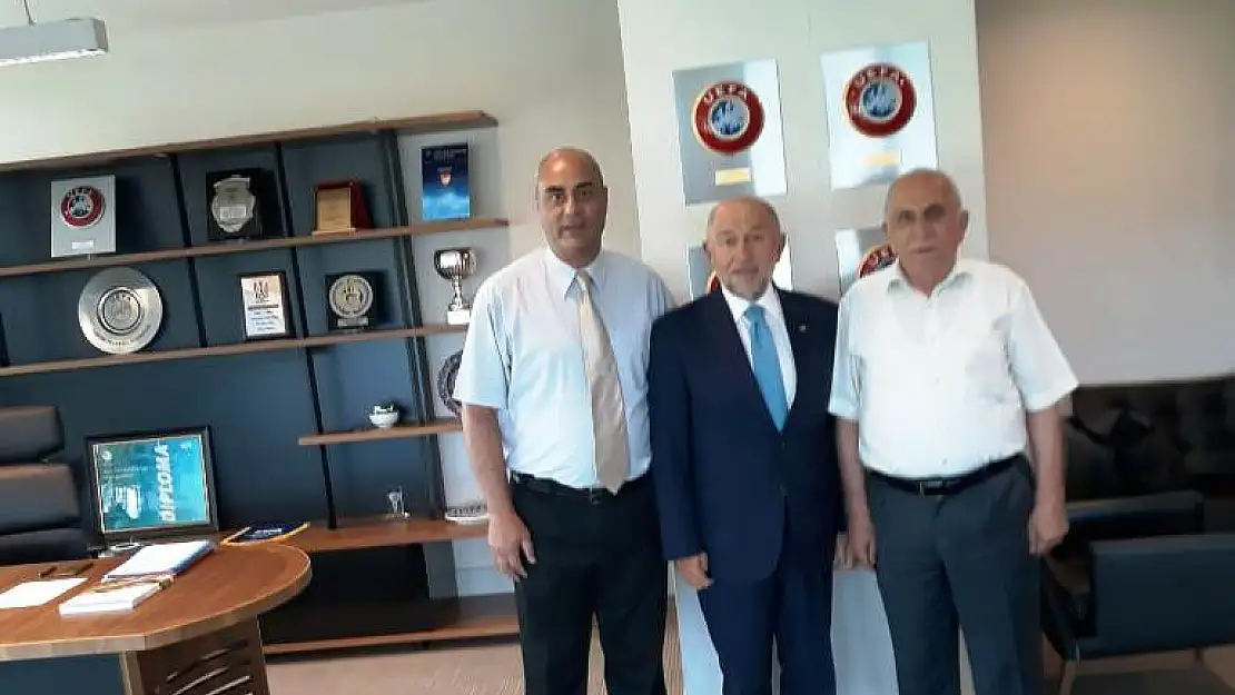 GAZETENİZ SİİRT'TEN TFF BAŞKANI NİHAT ÖZDEMİR'E ZİYARET