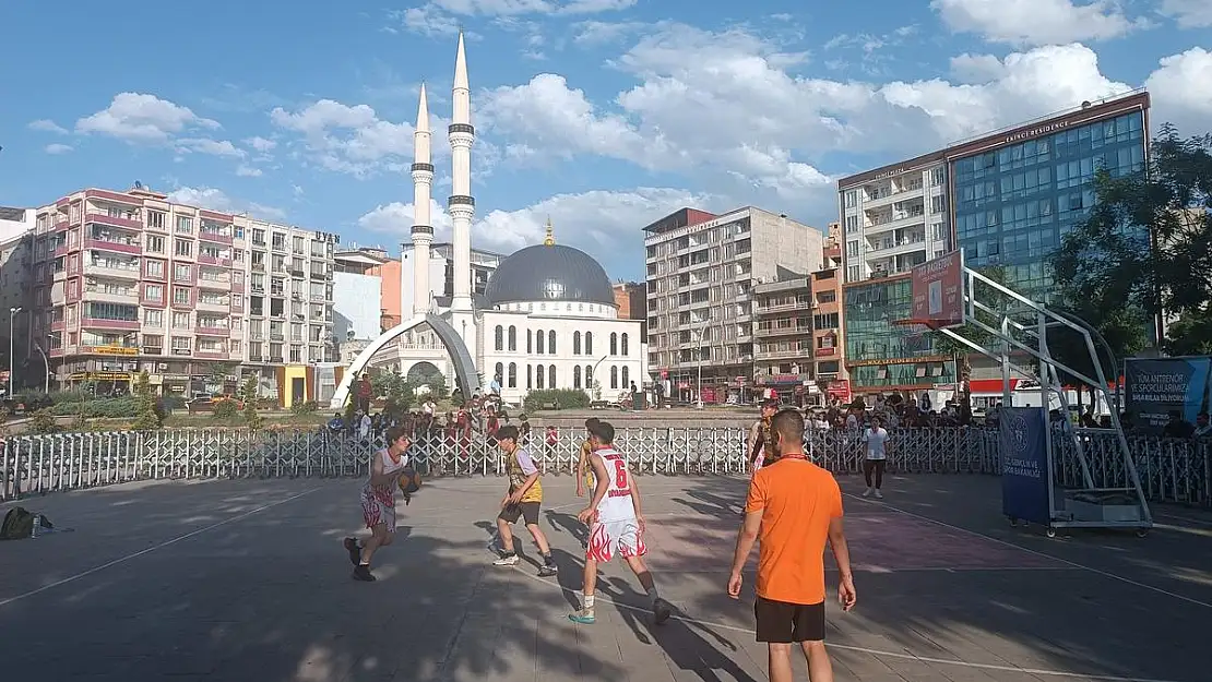 Genç Basketbolcular Meydanda